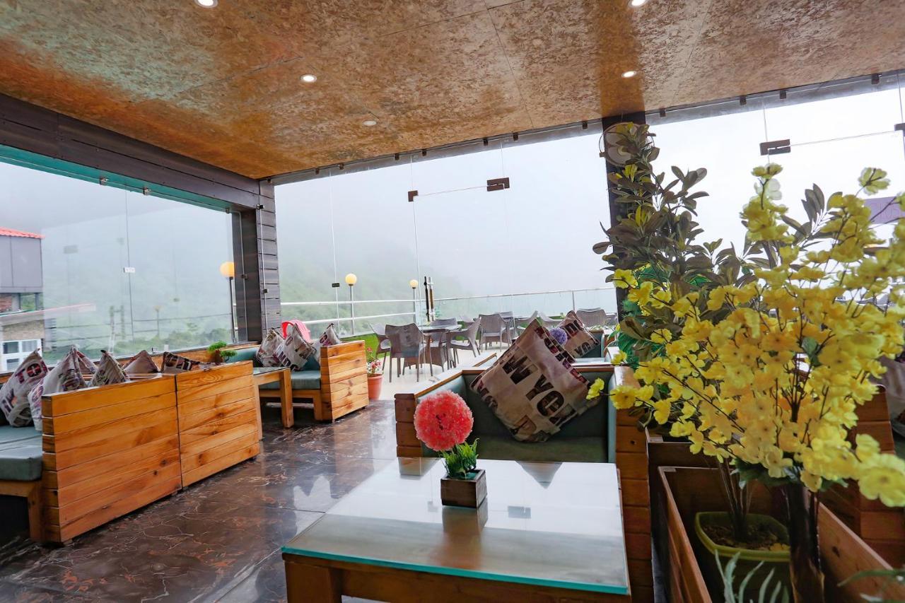 Fabhotel Winter Line Inn Масурі Екстер'єр фото